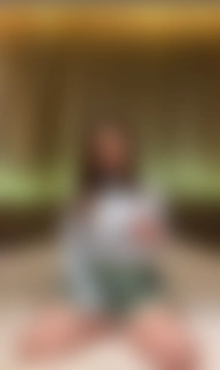 2年近く前に撮影、投稿した動画ですが運営さんに突然削除されてしまった動画の再投稿です。
コスプレ衣装がダメだったのかと思いましたが、他のクリエイターさんの動画を確認した所、同様のコスプレで投稿されている方がたくさんいるので問題ないと判断して再投稿します😊
四つん這いでアナル丸見えオナニーしちゃってます💦
イキすぎて最後は四つん這いのままぐったりです😭 (2/2)
