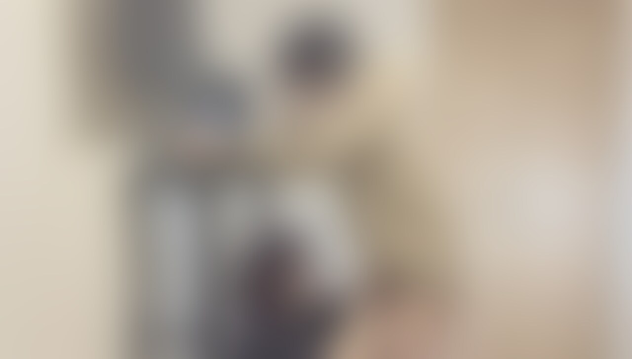 仕事のミーティング中に、突然ジュリ先輩が部屋に入ってきてイタズラしてきた🙈💕
絶対にバレちゃいけない状況なのに、気持ちよすぎる抜きテクで我慢できずに連続射精させられてしまった💦❤️
痴女すぎるジュリ先輩を最後まで楽しんでね〜✨ (2/2)