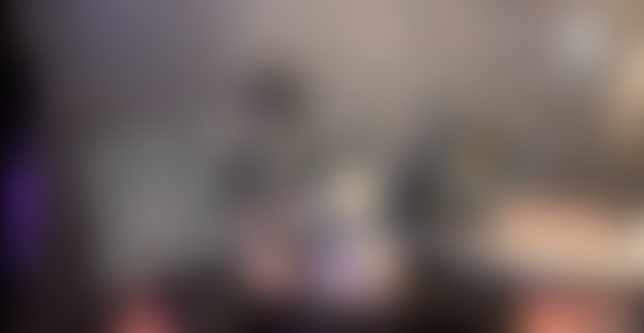 カラオケ中責められて... sample 1