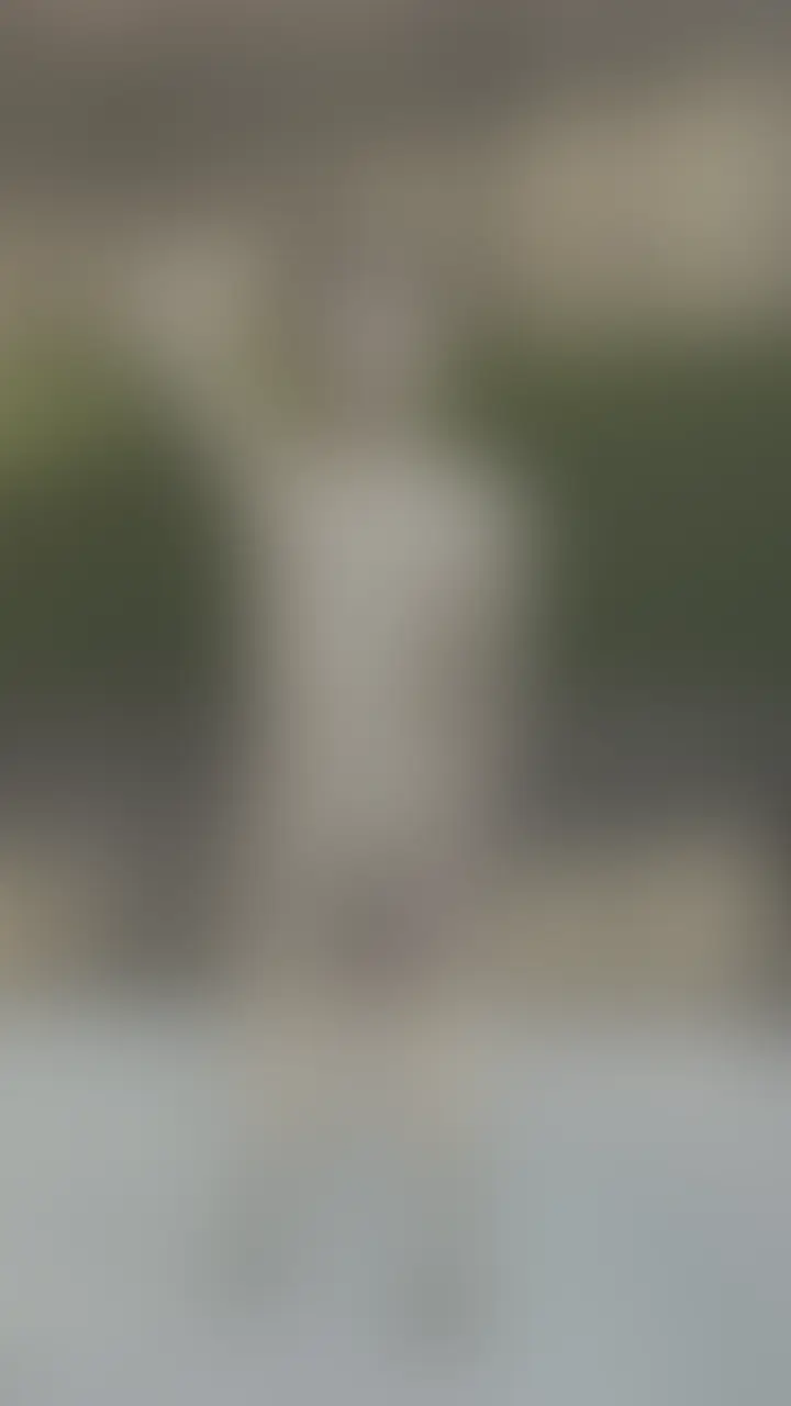 お疲れ様です、ももかです。
今回は露天風呂でオナニーしちゃいました。
いつもと違って少し開放的な場所で、ローターで下を攻めています。
外の空気に触れながら、非日常なドキドキ感のなかで限界までイキまくっています。
普通のOLの秘密の夜の私生活です。
恥ずかしいけど、じっくり見てください。 (2/2)