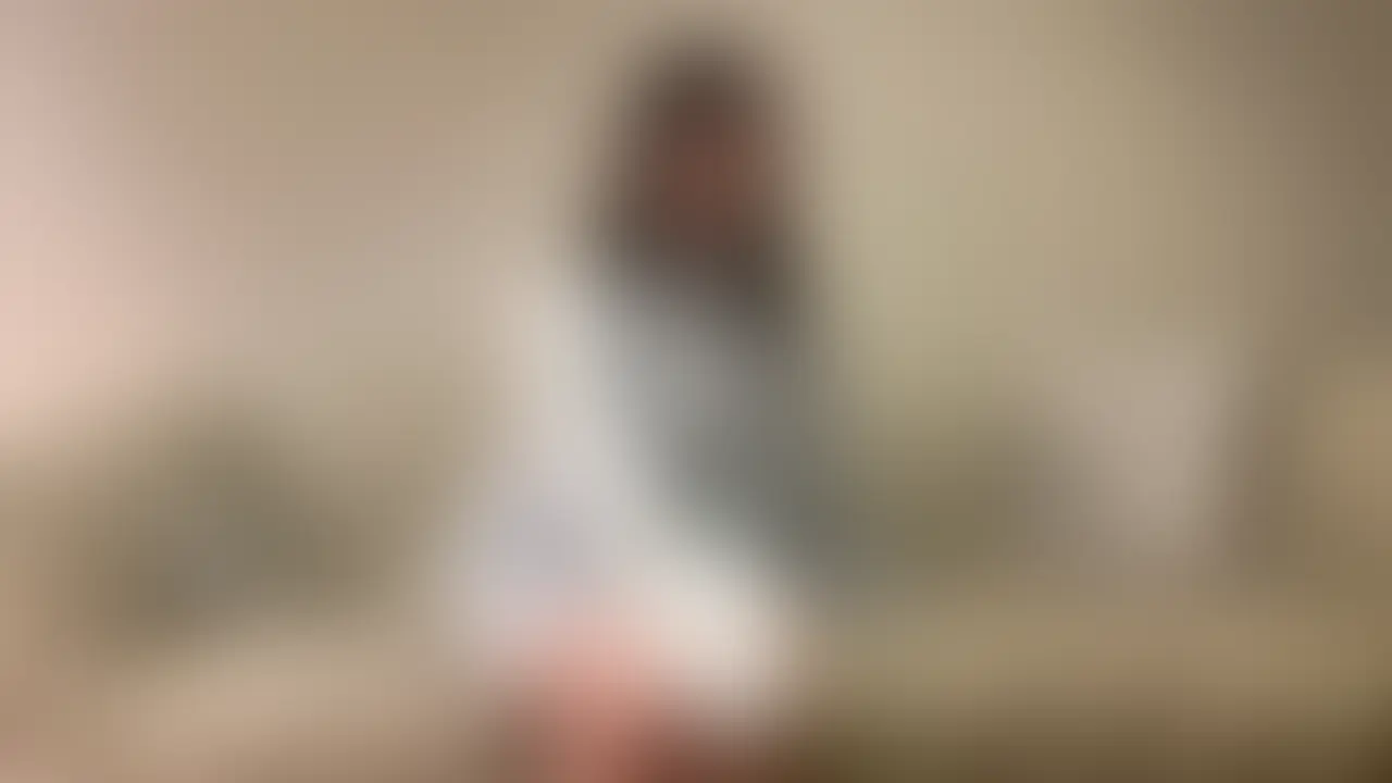 26歳/大学院生/中国の可愛いカタコト女の子👧
カタコトで自分の好きな性癖とか教えてくれるのがたまらなく可愛かったです🤭性癖はビンタされたり拘束されたり生粋のドMちゃんで、拘束されたまま何回も意識が飛びそうになってて可愛かったです🤫
ただ日本に来て2年にしては日本語が上手すぎました笑 (2/2)