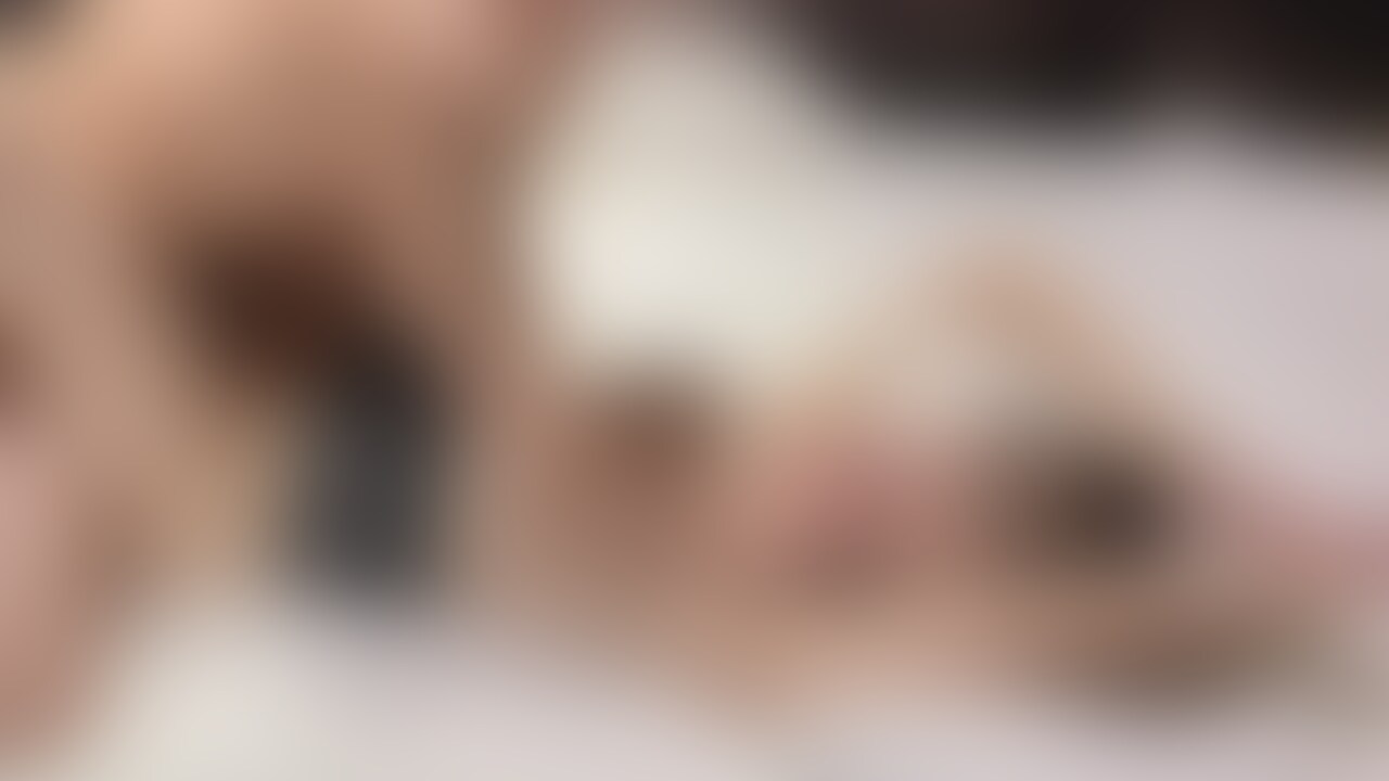 仕事終わりにセフの待つホテルに行って中出しセックスしてきた🏩🖤
喉奥に指突っ込まれながら子宮がん突きされてめっちゃイキまくった...🥵💓よだれが勝手に出ちゃうほど快感だったな🥺
みくの初めがね姿見て見てね💗 (2/2)