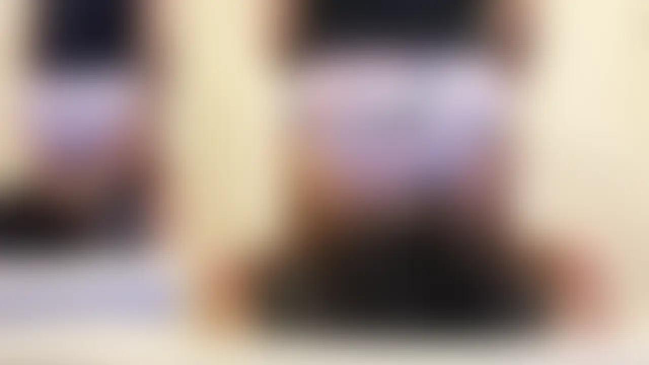 尻肉圧迫顔面騎乗
自分の夫を尻の下で苦しめる妻
別アングル (2/2)