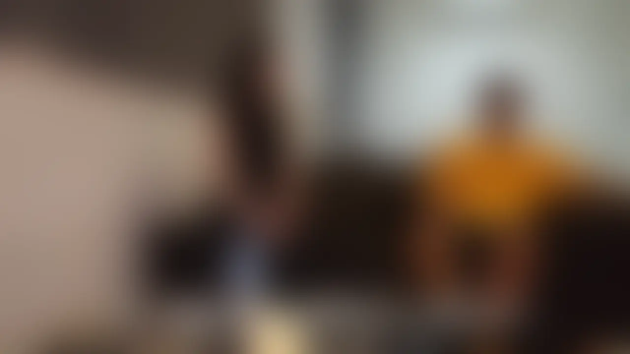 💋りこちゃん(25)💋
💋りこちゃん💋
出会い　：タップル🍎
年齢　　：25歳
職業　　：美容部員（元銀行員）
カップ数：Dカップ

丁度１年前にマッチングアプリ🌹で私はりこさんと出会いました。
スタイルがものすごくタイプであり何としても、もう一度会いたかったのでマメに連絡をし、ついに1年ぶりに会う事ができました😻

黒髪でまさにクール美女。
仕事も変わりより美しくなっていました💘
ついでに銀行（地銀）やめて某大手美容クリニックに転職していました。
給料は銀行よりいいらしいです。。🤔

体つきがものすごくエロく最高です。
おっぱいのハリと柔らかさのバランスが完璧すぎます🎉
乳輪と乳首のデザインと色素の具合も文句なしです🔥 (2/2)