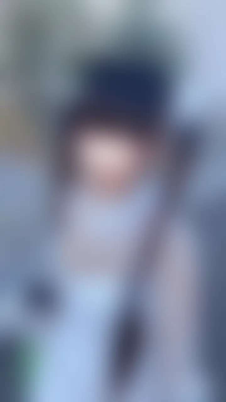 YouTubeでバンになった動画🩷もぅYouTubeでは見れない貴重な動画!
パンチラ顔出し!! (2/2)
