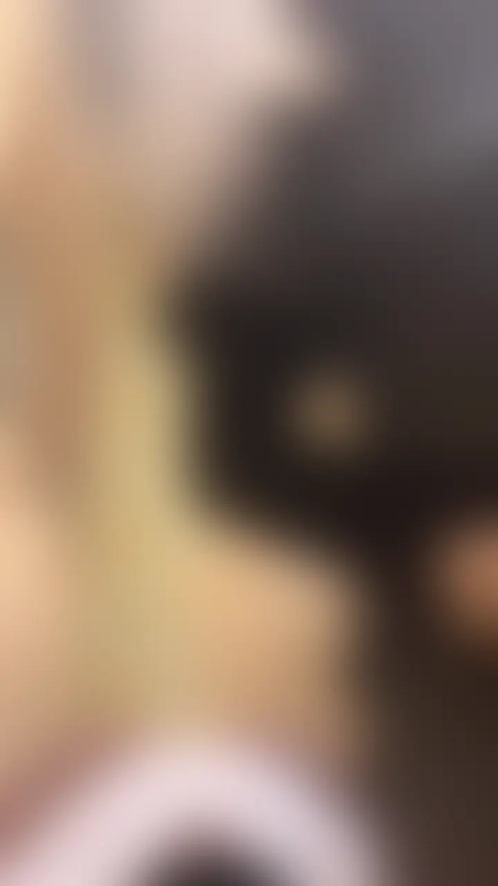 お待たせ〜！！！
みんなが楽しみに待ってた黒ニーハイ＆ロングブーツの
踏み動画だよ👣⸒⸒🫶
ローアングルで見えるタイトスカートと足とmiyu様の顔に興奮しちゃうでしょ？😍

ブーツとニーハイであちこちグリグリしていると声や息が少しずつ荒くなるM男😆
そんなM男を床扱いして踏むのが楽しいmiyu様😘

そんな楽しいがいっぱい詰まった動画だよんんっ😚 (2/2)