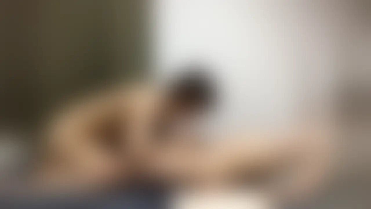 感じやすいお姉さんとこっそり生ハメエッチ(2発収録)
感じやすいお姉さんさんと全力エッチしちゃいます。
フェラ、乳首責めフェラから開始。密着騎乗位開始!正常位も密着です!
最後はゴムに細工してこっそり生ハメエッチ!
美尻にぶっかけフィニッシュです!
2発目は乳首舐め手コキでフィニッシュです!
バックが特に感じやすくて思わず声が漏れちゃっています。なかなかスケベなお姉さんです。 (2/2)