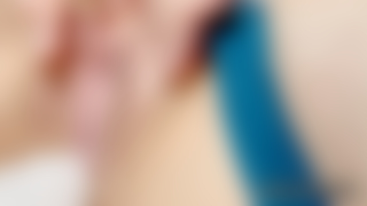 TENGAをオマ◯コに💕男性用オナニーグッズTENGAを使って女性用に使うのオススメです💕
気持ち良さが伝わるといいな🥰
○○○がすぐ隣で寝ている状態での撮影なので、声は少し抑えめですが、快感はたっぷり伝わると思います💕 (2/2)
