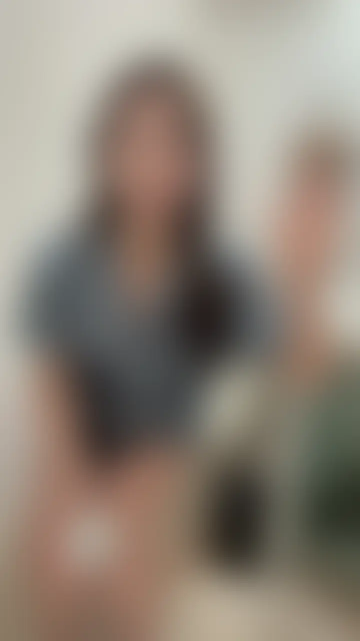 いいねと保存ボタンポチってして見てくれると嬉しいです♡ ✼••┈┈┈┈┈┈┈┈┈┈┈┈┈┈┈┈••✼
もえです♡
今回は新しいオモチャに挑戦してみました🥰
見た目も可愛くて、初めてみるオモチャだったので
どんな感じか分からなかったけど、思った以上に気持ちよくて....💕
気づいたらとっても激しくしちゃってました笑
その結果...まさかの...笑
色々なオモチャを試していこうかなと思ってます💓
こんなオモチャ使ってほしいっていうリクエストあればコメントで教えてね🤍 (2/2)
