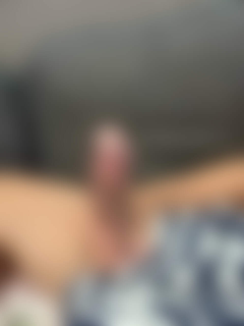 今回は着衣からひょっこり勃起チンコ画像です‼️ sample 2