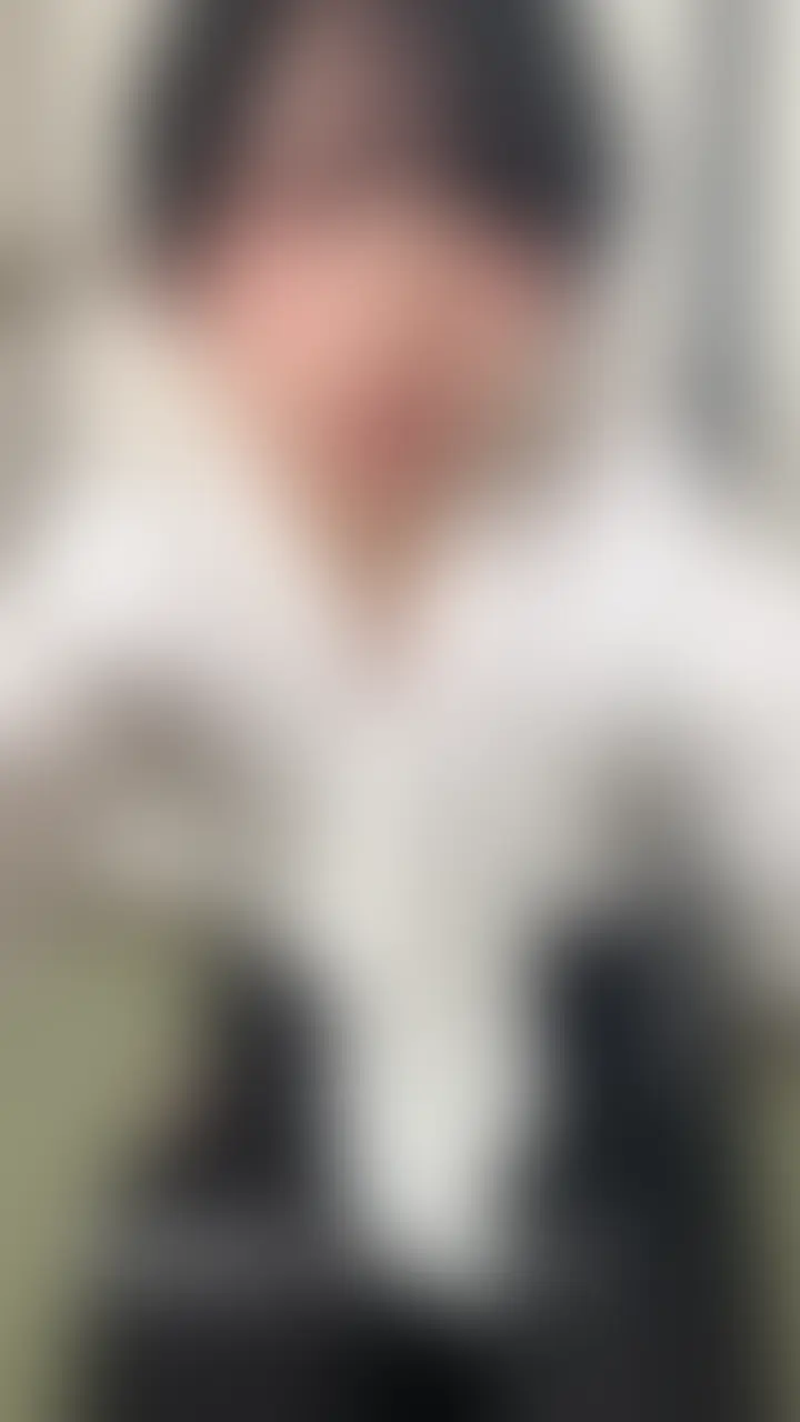 本編顔出しの動画です
リクエストがあったのでパンツースーツを着て撮ってみました
バックから電マで発散したのですが・・・
勢い余って3回も・・・ (2/2)