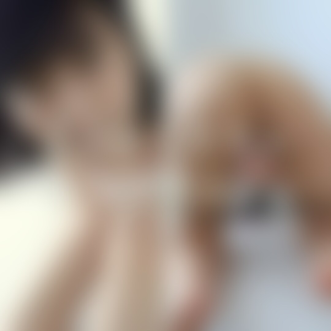 右上の『♡いいね』押してからみてくれると嬉しいです🙈
✼••┈┈┈┈┈┈┈┈┈••✼
今日はお尻突き出してオナニー
このかっこ恥ずかしい///🙈
でも恥ずかしいところも全部見られてると思うと
余計感じて濡れてきちゃう💕
ピンクのおもちゃを外から当てるのも
中にいれちゃうのも大好き🥰
自分で焦らしてるんだけど
すぐ我慢できなくなって
中にいれちゃった///
中でブルブル動いてるの
気持ちい~💕
気持ちいとこにあたるから
腰動いちゃう🩷
またすぐイっちゃいました///
⚠️この動画はお顔出しはない動画になります
制服コスでも楽しんじゃった動画はコチラ
https://myfans.jp/posts/52705cb4-d406-49e7-97c2-1796c093e452 (2/2)