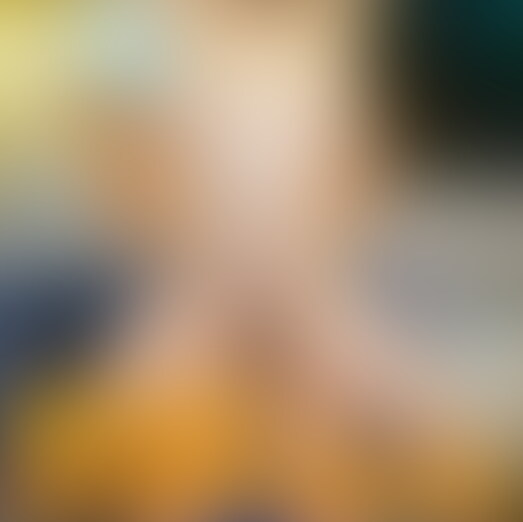 90日目です。
貧乳デカ乳首のアップ、マスクを中心に撮りました。
デカ乳首がどんどん伸びるようになってます。
男の親指以上に伸びる乳首をお楽しみいただければ嬉しいです。
マスクにすると杏の口が見せれるようになります!
この舌がチロチロしたり柔らかかったりが絶妙な感じなんです。
マスクとフェラ、イラマ、指舐めをしてると興奮するようです。
上の口は涎を垂らすわ、下の口はくちゅくちゅ音が止まらないわで、
かなり蕩けた感じの杏を今回はお楽しみいただけると思います。
マスクで恥ずかしくなくなったのか舌出しアヘ顔がキマります。
最後は上に乗せてダブルピースで動かします。
この頃にはかなり出来上がってるので、
涎を垂らしながら上下ピストン騎乗位を。
これには私も昇天しそうになりますが立て続けにアクメをさせました。 (2/2)