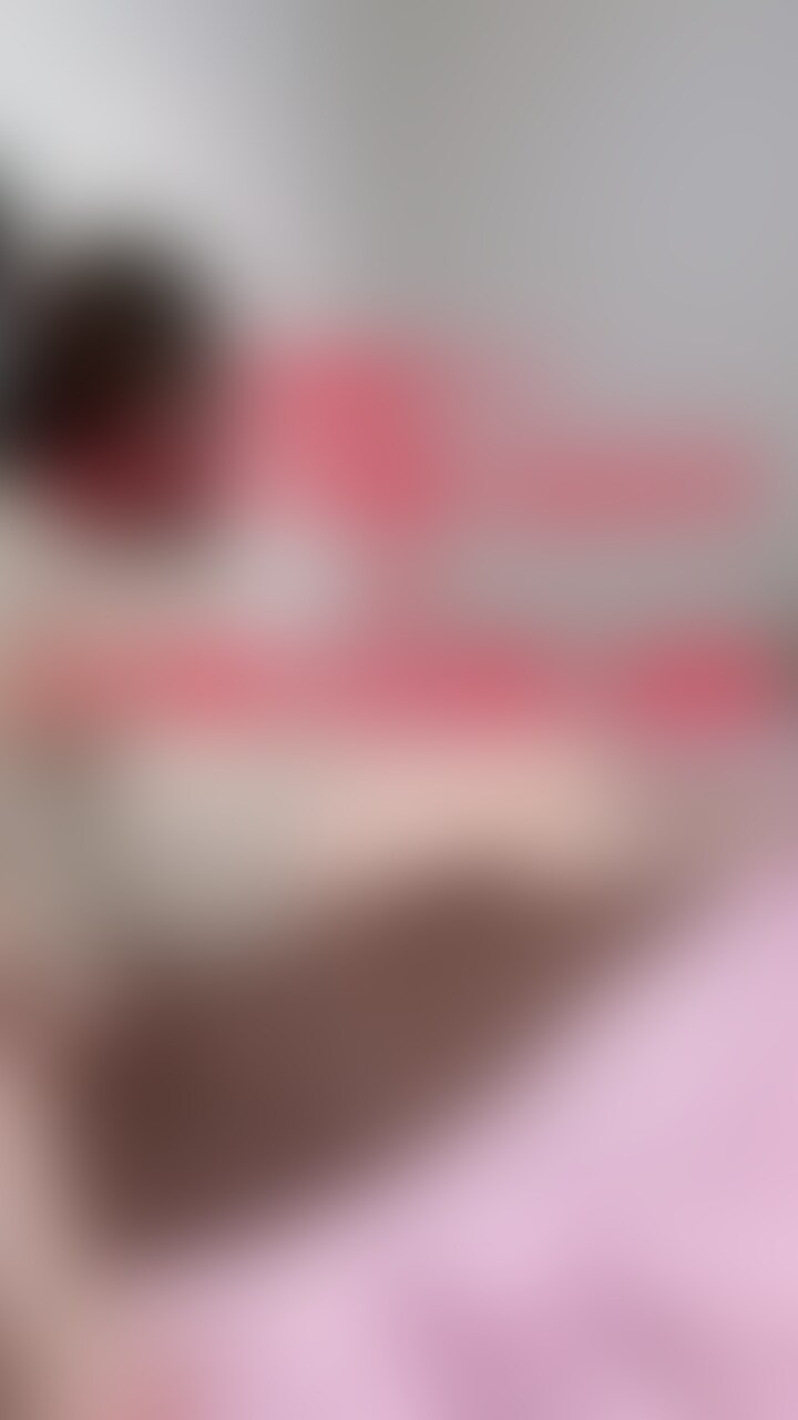 ちょい顔出し★ウブで可愛い女の子とハメ撮りSEX個人撮影！
おっぱい攻めと手マンしながら脱がしていくと「やばいやばい」と言いながらイっちゃいます
イってもやめない鬼イカセです！
乳首舐め＆フェラ　「フェラはあんまりしたことない」と言うけど暴発しそうに上手です！
電マでオナニーさせてから
正常位でチンポ挿入！
乳首を同時攻めしたりウーマナイザーを併用して鬼イカセからの大量射精！
※単品販売もあります。 (2/2)