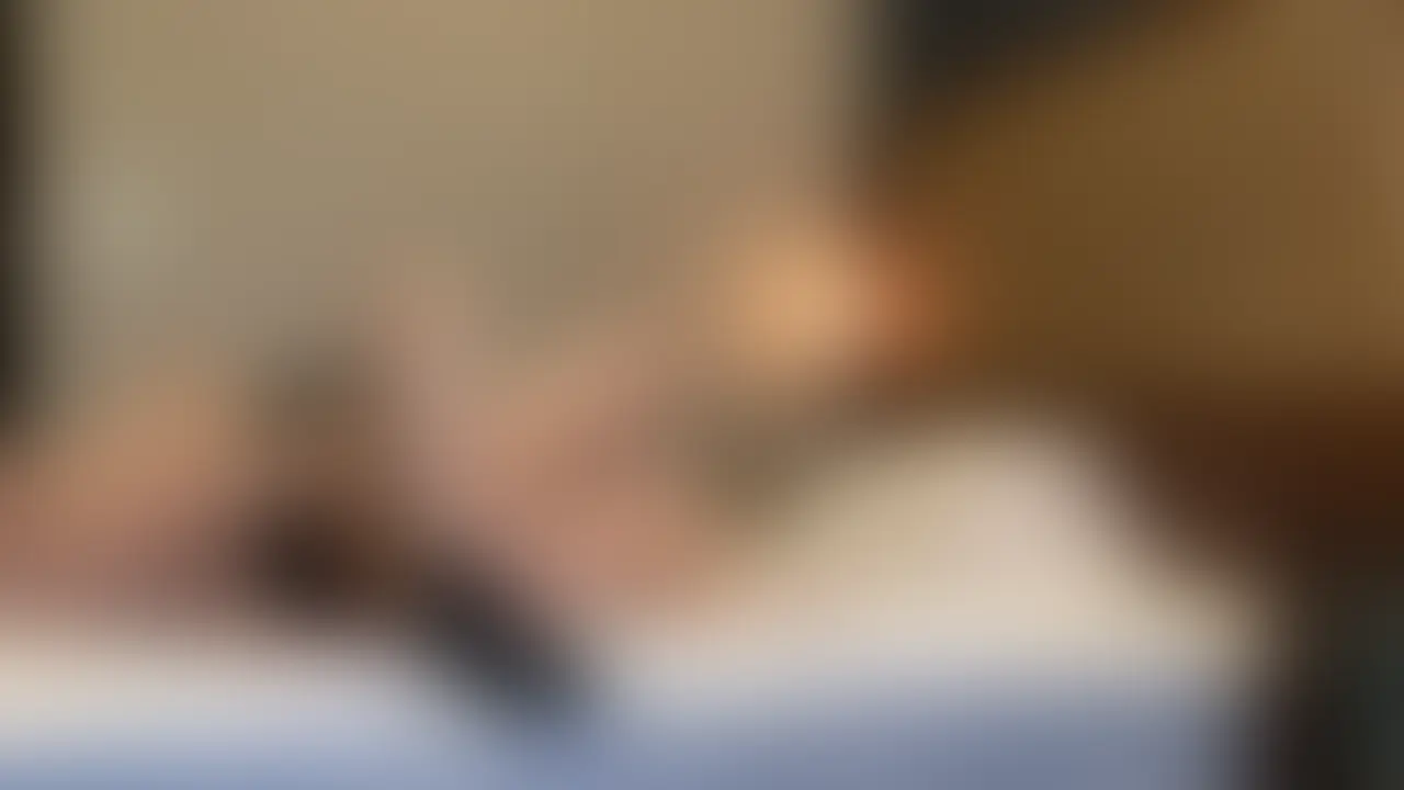 ☆るあ1-2☆
どうも皆さんブビオです。
真・聖天使の四天王の一人るあちゃんの登場です。
真昼間のビジホに来てくれたのは、牛乳プリンのような肌のスレンダー天使。
おっとりとした喋り方に股間を弾ませながら、雑談を始めるが、
すぐにフェロモンを感じエロモードへ突入。
背中やお尻を舐めまわし、全身を性感帯に変えていく。
生お天天の挿入にも気づかず感じ続けてしまうるあちゃん。
エロ偏差値東大理ⅲレベルの天使と、肉弾戦中イキ合戦を展開 (2/2)