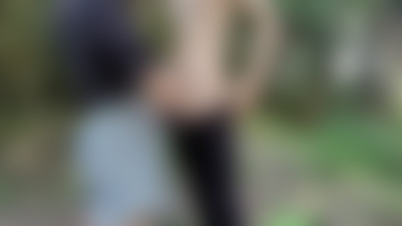 初対面の歳下の女の子とデートしてたら急に舐めたいって言われたから… sample 1