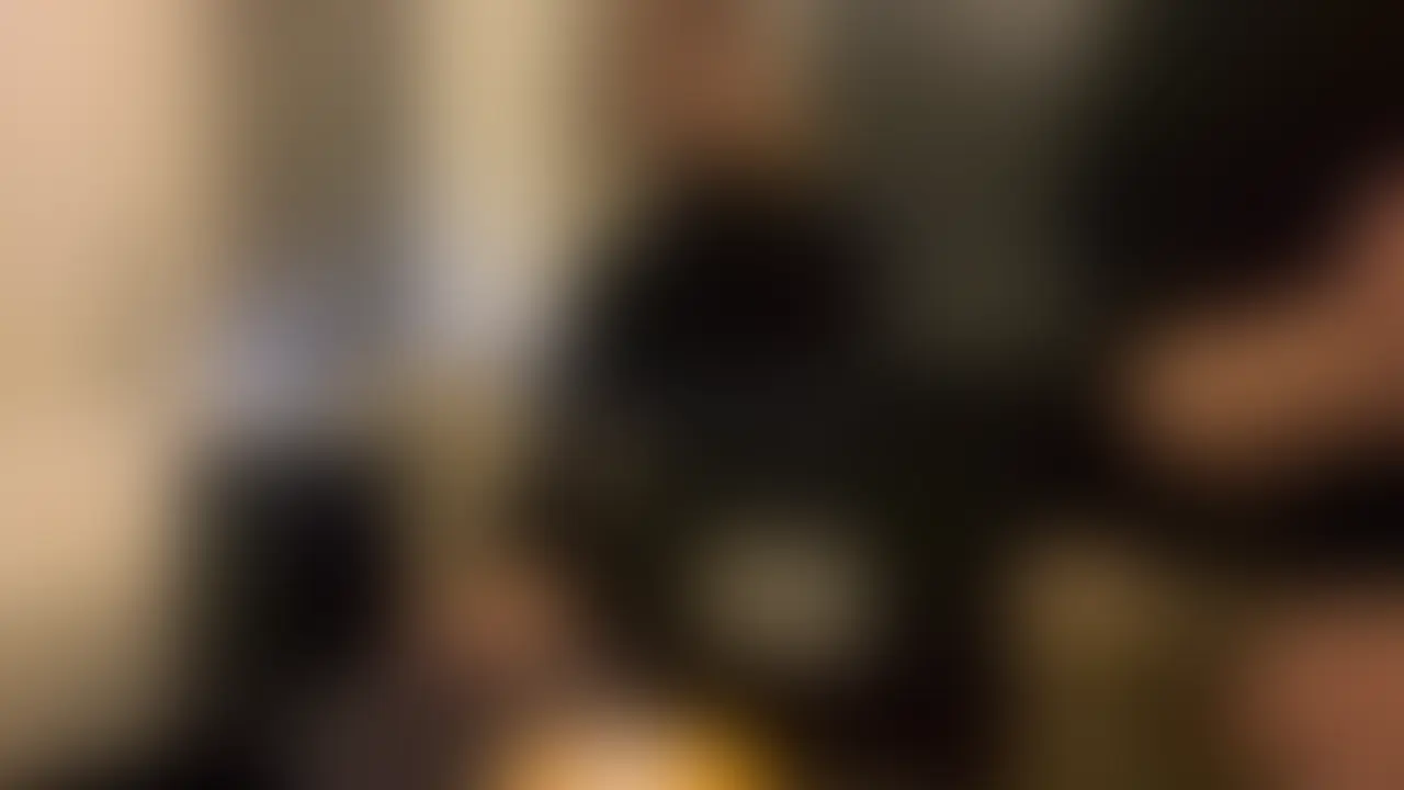 無駄のないスリムな体型が魅力的な21歳の女の子。お腹まわりは「腹筋バキバキ」に鍛え上げた本格派のトレーニー仕様!さらに、その引き締まった美ボディに映える、自然体の「剛毛」というギャップがたまらない魅力。
「もっと体を絞り込みたい!」というストイックな彼女のために、今回は特別な強化メニューを実施しました。
まずは念入りなウォーミングアップからスタート。
甘えがちな彼女の体を、インターバルなしでじっくりと追い込み、体もムードも完全に温めていきます。
準備が整ったところでいよいよメインの激しいトレーニングへ。
限界に挑むヘビーな体幹と足腰のメニュー。ラストスパートでは完全に限界突破して、最後はすべてを出し切りバテバテになって倒れ込んでいました。
21歳ならではの若さと、鍛え抜かれた美ボディ、そして野生的な魅力が詰まった見応え抜群の特訓をぜひご覧ください。 (2/2)