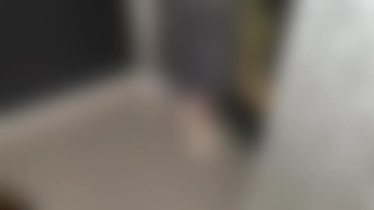 玄関即尺!チ○ポ好きすぎてドア開けた瞬間しゃぶりつく
今日は我慢できなくなっちゃったの…
ご主人様の股間に顔を埋めて…玄関で即尺しちゃいました。
「チ○ポ好きです…がまん出来なくて…」って言いながら、
夢中でしゃぶってる姿、ちゃんと撮ってもらっちゃったよ…?
#女子大生
#学生
#フェラ
#顔出し
#素人
#個人撮影 (2/2)