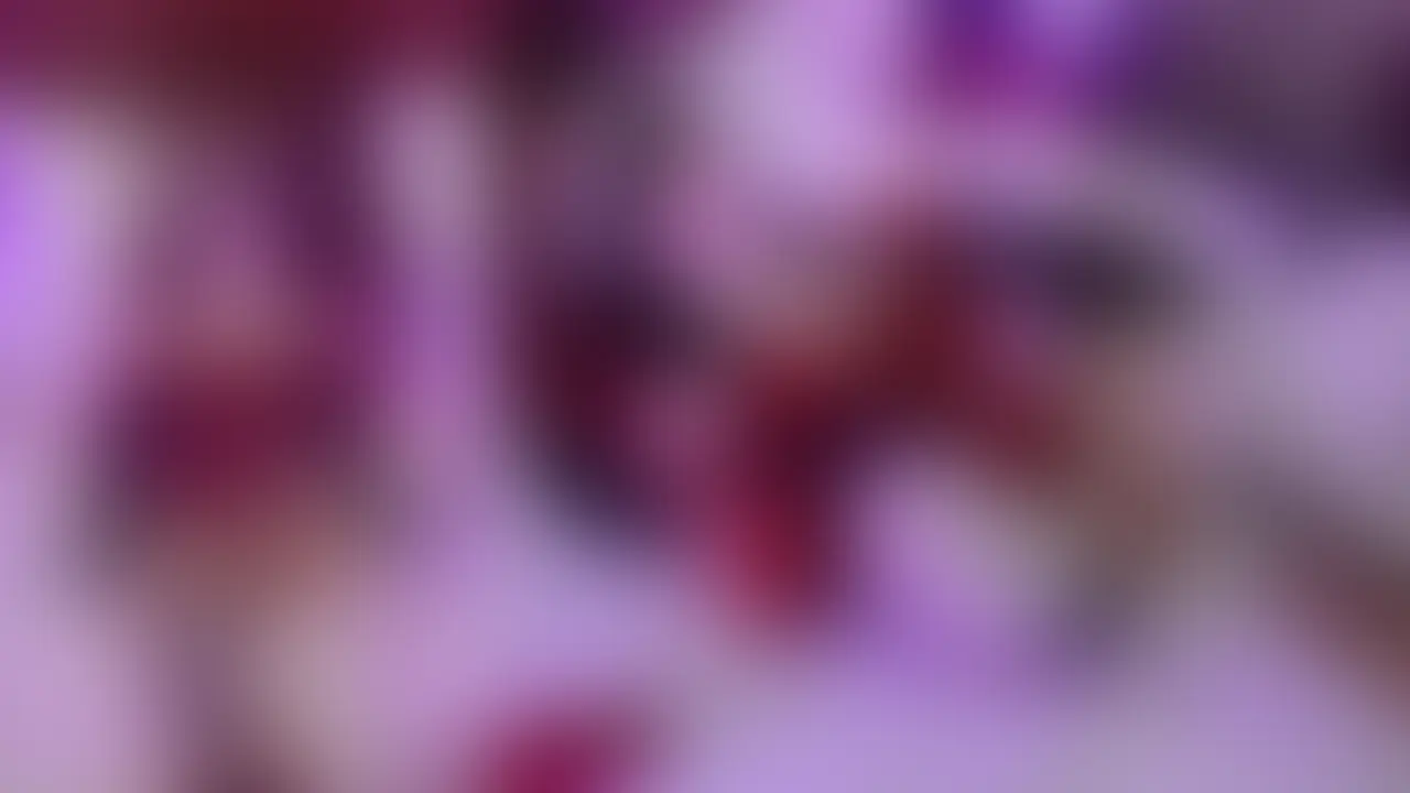 【※絶叫注意】みなもサンタ🎅🏻電マ責め⚡️
メリークリスマス🎅🏻💕
性なる夜ですね…( ◜︎︎𖥦◝ )ﾆﾏｧ

今回はみなもサンタが開脚〇束されて
電マでいっぱいいじめられちゃった動画です🙈⸝⸝

調子にのってフェアリーのターボ(超強い電マ)を
用意してたんだけど割とはやめに後悔したよね😇

序盤からすぐイきそうになる早漏まんこ。
寸止めで何回も焦らされて
やっとイかせてもらえたぁ💕って思ったら
そのまま止めずにひたすら連続アクメ⚡️
休む暇もなくずぅーっとイクイク😖

最近わかったんだけどみなもって壊れそうな時
絶叫からのサイレントモードになる😇
脳内処理できなくてフリーズ的な？😇😇

イきすぎてどうにかなっちゃいそうで
大絶叫して暴れまくってます💦
お利口さんにじーっとできなくてごめんなさいඉ ̫ඉ (2/2)
