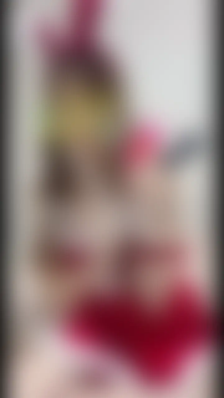 【ゲリラSALE721円🎊】半額以下‼︎
暑い夜にサンタの格好したママをご覧ください…🤭💓
予告なく終了します☺︎お早めに✨
🔻🔻🔻🔻🔻
🎄Merry Xmas🎅
バニーサンタになった“せいな”と一緒に
聖なる夜を過ごしましょ❤︎
おもちゃを3種類使っての静かなオナニーとなりました´◡︎`✧︎フフ
電マ・ディルド・あと1つはお楽しみですが
1番初めに使って軽くお潮吹いちゃいました💦
母乳シーンもほんの少しだけ🍼🤏
最後はディルド・電マの二刀流で
せいなサンタは果てました…。
(その時、我を忘れて凄く恥ずかしい顔してます…🤫シー)
説明がやっぱり下手なので
目で見て楽しんでもらえますように💕
🎄性なるクリスマスを🎄 (2/2)