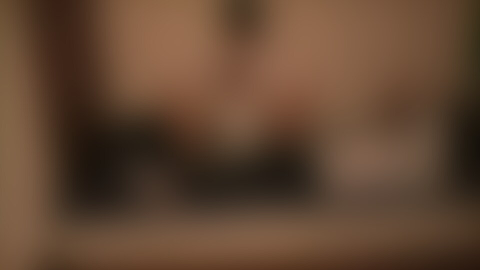 【ファン限定フル動画】🎁
大◯生彼女と寝る前に2人で音楽聴いたり一緒に旅行に行った時の写真みたりしていい雰囲気になり、そのまま彼女はキスしながら僕を押し倒して臭いチンコを舐めてお互いにイキまくりました。 (2/2)