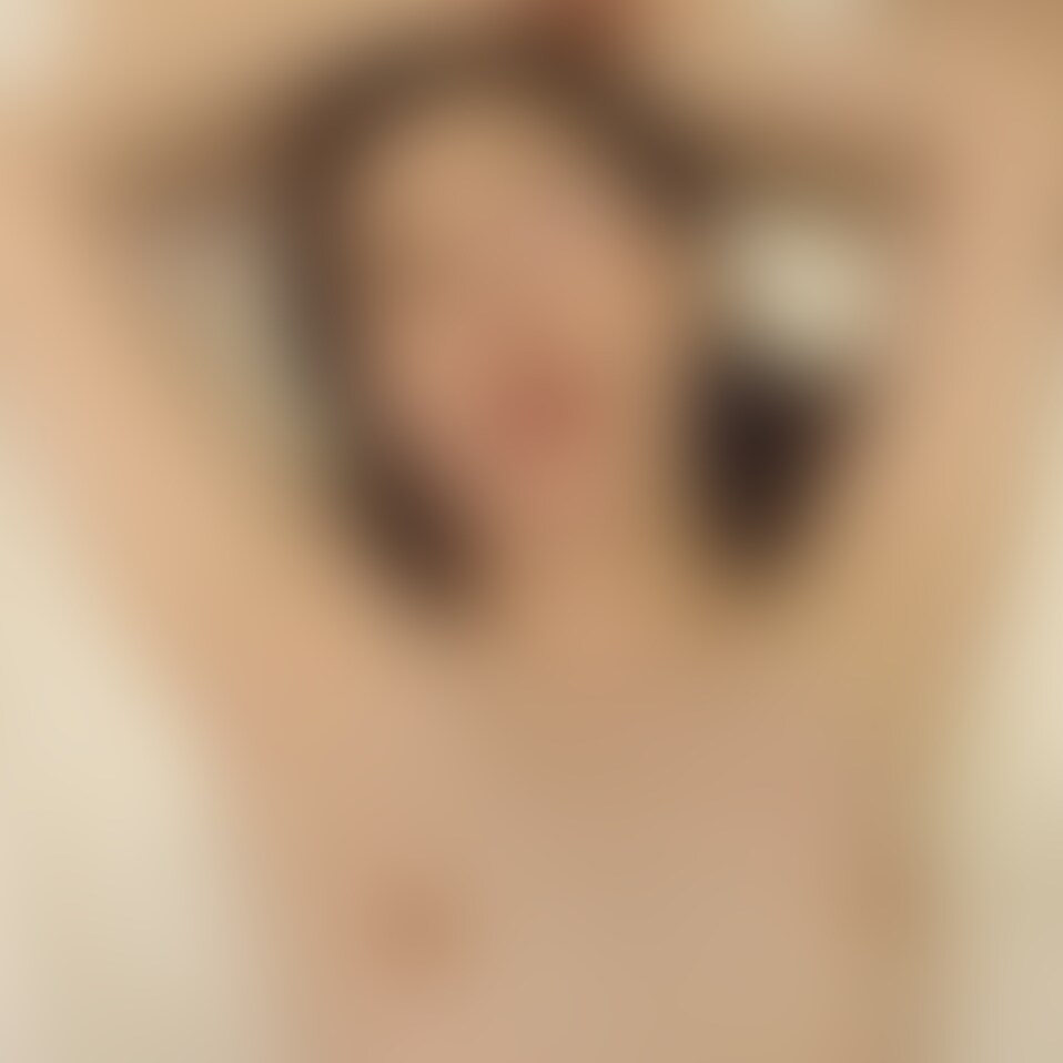 美人で色白、貧乳、乳首ピンク、そしてまん毛ボーボー(笑)。
こんな彼女と一緒に温泉旅館に行った時のビデオです。
前回の続きです。
温泉で温まった後、旅館の布団で抱き合いました。
彼女、アナルの上の方を舐めてあげると喜びます…今回、初めて知ったんですけど(笑)。
そこを入念に舐めた後、クンニイカせてあげました。
彼女のマンコは、とっても綺麗なのでず~っと舐めていられます。
舐めてる最中も勃起が収まりませんが…。
前戯をしっかりしてから、彼女のフェラチオです。
口の中で舌を回す様に舐めてくれるので気持ちいいです…とっても‼
さぁ、いよいよ挿入です。
先程、お風呂でセックスしたけどやっぱり布団の上で思いっきり抱きたいですよね~。
彼女の膣内も前戯のおかげで濡れ濡れ状態‼
勃起チンポもすんなり受け入れてくれてピストン開始‼
ほんと気持ちいいです。
密着してキスしてピストンして…無我夢中に彼女を抱きました。
いつも強気な彼女のヨガっている表情は、何ものにも代えがたい…最高です‼
何体位か重ね、思いっきり彼女の膣内に精子をぶちまけてやりました。
中出しってめちゃくちゃ気持ちいいですね。
その後、お風呂に入って就寝しました。
【動画詳細】
動画時間:44:39
フレーム:1920×1080(HD)
サ イ ズ:1.68GB
ファイル形式:MP4
【注意事項】
※出演者は○○○以上であることを身分証で確認しております。
※法律や条例に違反することは一切行っておりません。
※本作品は、公開する事を目的に作られたオリジナル動画です。
※二次使用、譲渡、転載、転売等は禁止します。 (2/2)