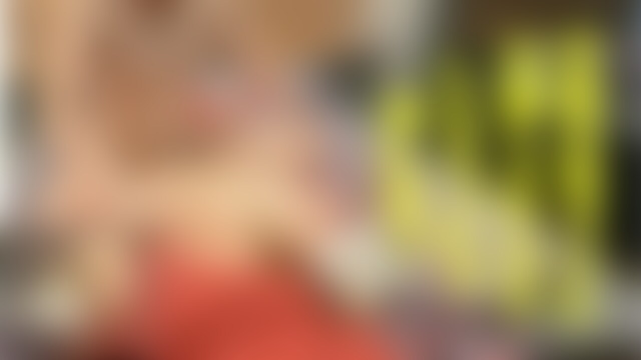 リクエスト動画❣️
旦那と行ったことのあるホテルでお風呂でぶっかけられた後なのにお風呂上がってベッド着いてすぐにSEX❤️
旦那ともしたことのあるベッドなのに🥹💦
電マで焦らされ、最後は中出し、お掃除フェラ😍✨ (2/2)