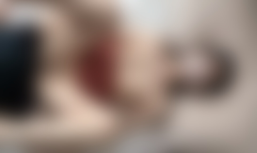 おかしくなるくらい感じてしまったアナルセックスです🤭
おちんちんを咥えながらオナニーしてしまうような私ですが…
恥ずかしくて私から「お尻に挿れて…😍」とは言えないです💦
ゆっくりとお尻の穴を広げながら大きなおちんちんが入ってきます…
お尻の中から膣奥をかき回されているような感覚🥰💕
ビクビク痙攣しながら白目でイッてしまいました🥺
【本編32分22秒の動画です♡】
公開期限は9月24日までになります♡単品販売も行っております♡
いつもリクエスト頂き感謝しております💕
お気軽にリクエストを伝えて下さいね♪
少しでも興奮したら【いいね♡】押して頂けると嬉しいです💖✨ (2/2)