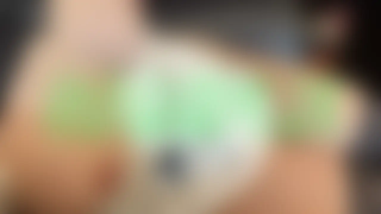 【FREEサンプル動画はこちら】
https://myfans.jp/posts/3b10578b-f230-4d3b-a3f6-e6ca1983f58d


M字開脚からの美しい放尿シーン！巨乳美女の匂い立つ聖水に勃起不可避！

＜完全個人撮影＞(16分)
※本編完全顔出し
※局部にはモザイクあり

こんな美巨乳を持った美女がどんな風におしっこするのか気になりませんか？
まずはおマンコに指を突っ込んでいただき、オナニーシーン。
よほど気持ちよかったのか、どんどん溢れ出てくるマン汁。
部屋の中にはクチュクチュと卑猥な音が響きます。
そして指にべっとりと付いたマン汁をたっぷりと舐めさせてもらいました。
なんともいやらしい味。これが本当の美女の味なんでしょうね。
さて、お次はいよいよ放尿シーン。
パックリとM字に足を広げた姿が本当にいやらしい。
その綺麗なお股からはとても綺麗な聖水が放出してきます。
あっという間に部屋中に広がる甘酸っぱい匂い。
カメラ2台を駆使しておマンコのアップ映像も収録しております！

おしっこフェチな方必見の映像となっております。

[注意事項]
・作品に登場する出演者は公的な身分証で成人以上であることを確認し、撮影の同意もいただいています。
・動画や写真を許可なく2次使用や第3者への譲渡、転載、転売等をすることを固く禁止します。
・無断販売・無断転用をした場合は法的処置をとらせていただき、損害賠償請求を致します。 (2/2)