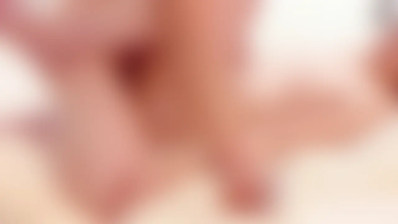 ちっぱい女子パイパンセックス💕
最後は大量腹射✨
初めてのハメ撮りセックスで緊張したけどいつもより興奮する…😊
病みつきになりそうです🫣
いっぱい出してね💛 (2/2)