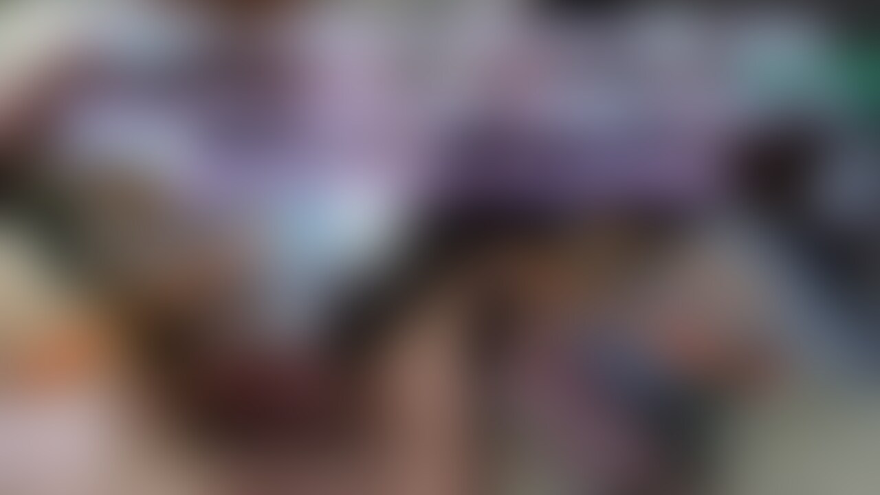 不倫デート中にムラムラしてコンビニの駐車場でセックスしてしまう2人💗 (2/2)