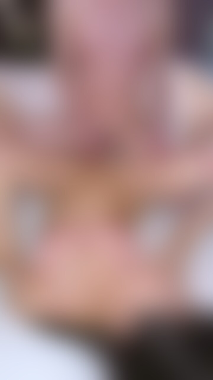 【仕事終わりのリアルSEX ②】
今回は金曜日の仕事終わりにホテルへ行ったときの後編です。
いつもとは違い、疲労度がある中でのSEXは、なんとなく待ちに待った営みということもあってか、少し力んでしまう。だから余計に体が緊張してすぐに濡れてしまうのかも。
濡れたあそこに包まれてすぐイキそうになるのを堪えながらも快楽を求めた後編。 (2/2)