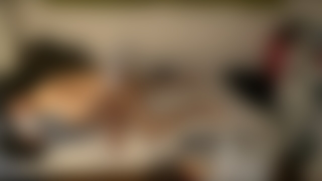 【ファン限定フル動画】🎁
「イカ臭いチンコ舐めたい。。」大◯生彼女が僕の部屋に泊まりに来た時にスマホいじってる僕の側に寄ってきてズボン越しに勃起した僕のチンコを握って、そのまま2人は下半身裸になって…。 (2/2)