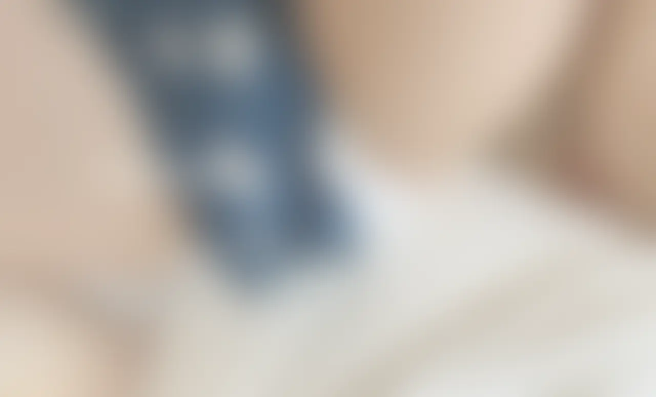 みみこ | おむつとおもらし「おむつが膨らみすぎるとこうなりがち…」の投稿サムネイル