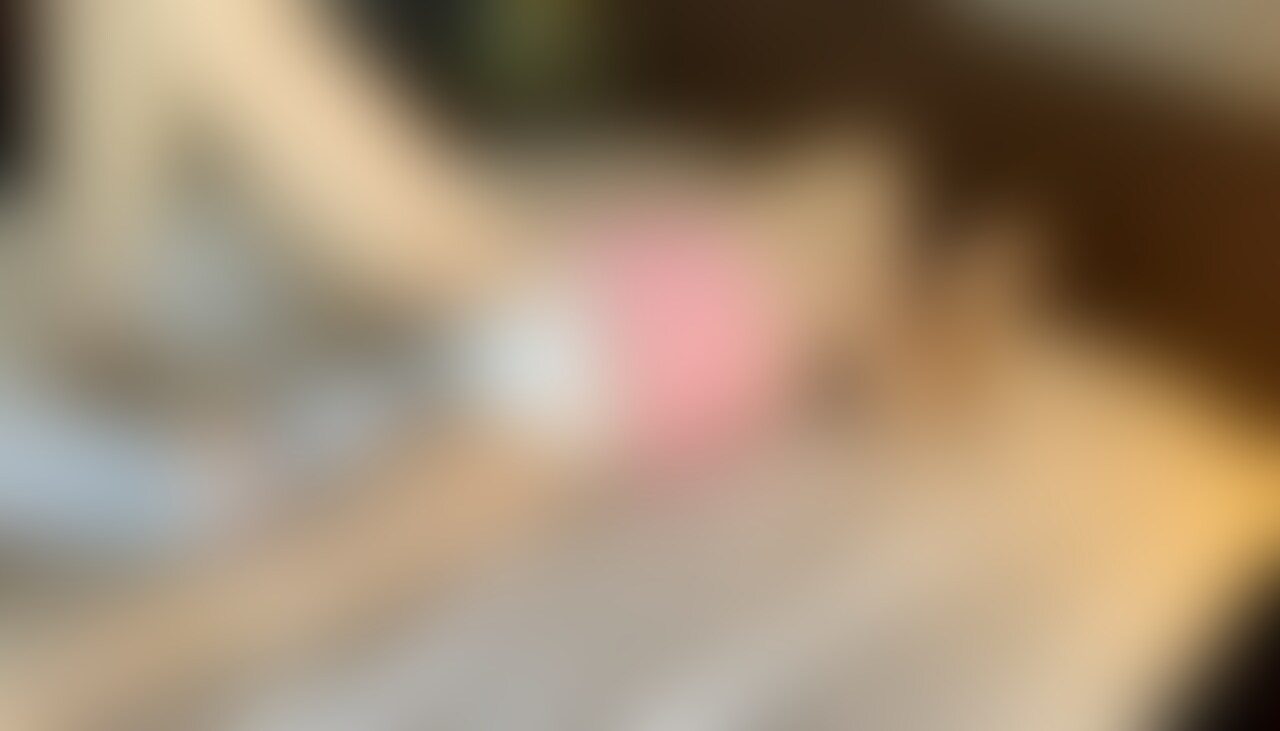 【めちゃめちゃに○○○されるスレンダー巨乳JD】

彼氏持ちの極上美女JD。
ひたすら電マで○○○。
下着はびちょびちょでマンコの割れ目もくっきり。
何回イッたのか数えてください。 (2/2)