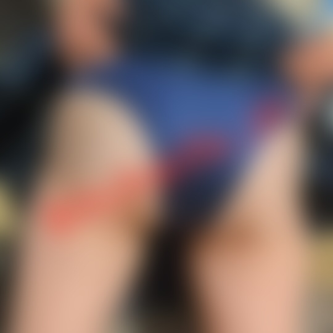 人妻パンチラ食べ歩き～牧場編～公開しました！
開放感にあふれるパンチラ動画です♫　見てね♥ (2/2)