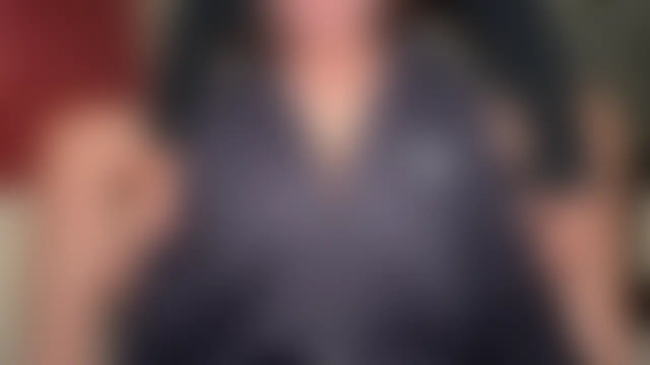 仮名: Rちゃん 22才
【おっぱいスペック: 】
サイズ:Hカップ
形:少し離れ乳
乳輪:デカめ
パンパンで大きく実ったスイカの様なおっぱいが特徴です
男に言われると断りずらい性格なのかお願いすればなんでもやってくれます
まずは生活感溢れる毛玉になってるニット越しからHカップの爆乳を揉みしだいてやります。
定番のニットを着させてパイズリ開始。
とにかくおっぱいが柔らかく包まれ&圧迫感が最高なんです
後半は生乳で挟んでもらいパイズリさせたのですがあまりの気持ち良さに我慢できず
暴発挟射となりました
--------
ご注意ですが私の動画に出演してもらってる女性は顔を出せません
演技もできない素人です。
顔が見たい、過剰なエロ演出をご覧になりたい方はご注意くださいませ (2/2)
