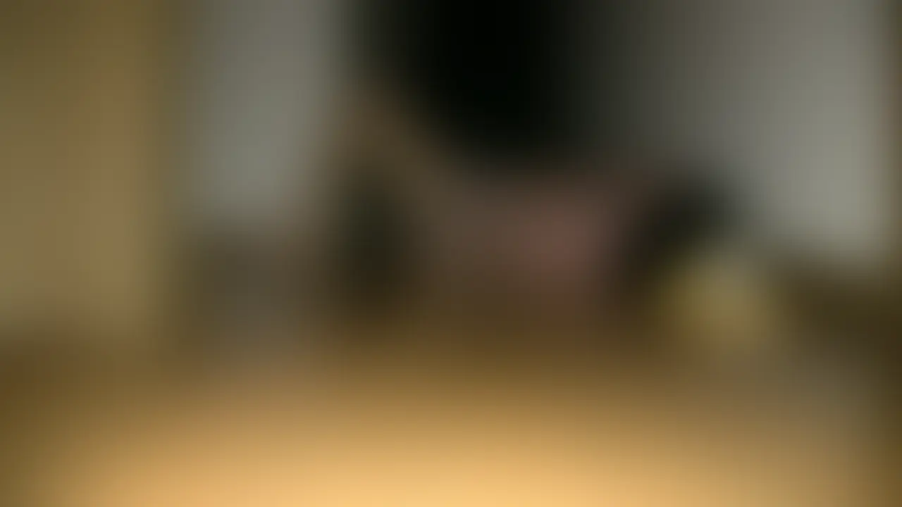 調子こいてるホス狂女を酔わせてハメたった。
新宿・歌舞●町のホストクラブで働いてるしがないホストです。
皆さんはホストにどういうイメージをお持ちですか?
恐らく、金を持っててキラビやかなイメージがあると思いますが、実際はそんなことないんです。
僕のような売れてないホストはたいして稼げないし、
「この客とヤリてぇな」なんて思ってもなかなかヤレません。
ちょっと誘ってみたら「はぁっ?」って言われることや、
しょぼいホストと思って舐めた態度で接してくる嫌な客も多いです。
でもそんなムカつく客と一発するのが楽しみだったりもします。
この日は、最後に初回で来た若いOL風の女を●わせて家にお持ち帰りしました。
細身の体型のわりにデカいケツがエロい子で、マンコの締まりも抜群でした。
若い女のグチョ濡れマンコは最高に気持ちがいいですね。 (2/2)