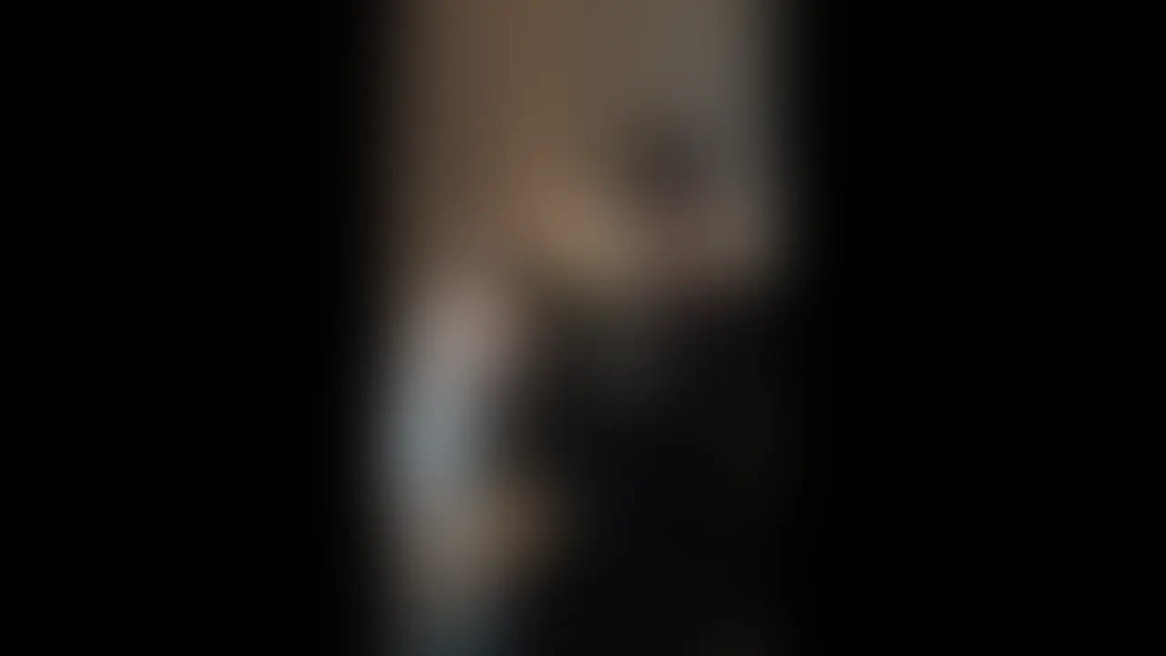 【身バレ厳禁】18歳現役●Kの時に出会った子が卒業したからお祝いにCKの下着をプレゼントしてそれ着せたまま卒業証書持たせて中に出した時のやつ
もう何回もあってるのに毎回緊張してすぐ濡れちゃう可愛い子です。
【過去作品はこちら↓】
(1)初めて会った日。自分でゴム外して初めての生ハメと中出しをしたとき。しかも2発。
https://mfco.link/ZvlIjBgO
(2)久々に会った2回目のとき。この時も緊張して糸引くくらいびしょ濡れだったのきのやつ。
https://mfco.link/kOq3y0Wa (2/2)