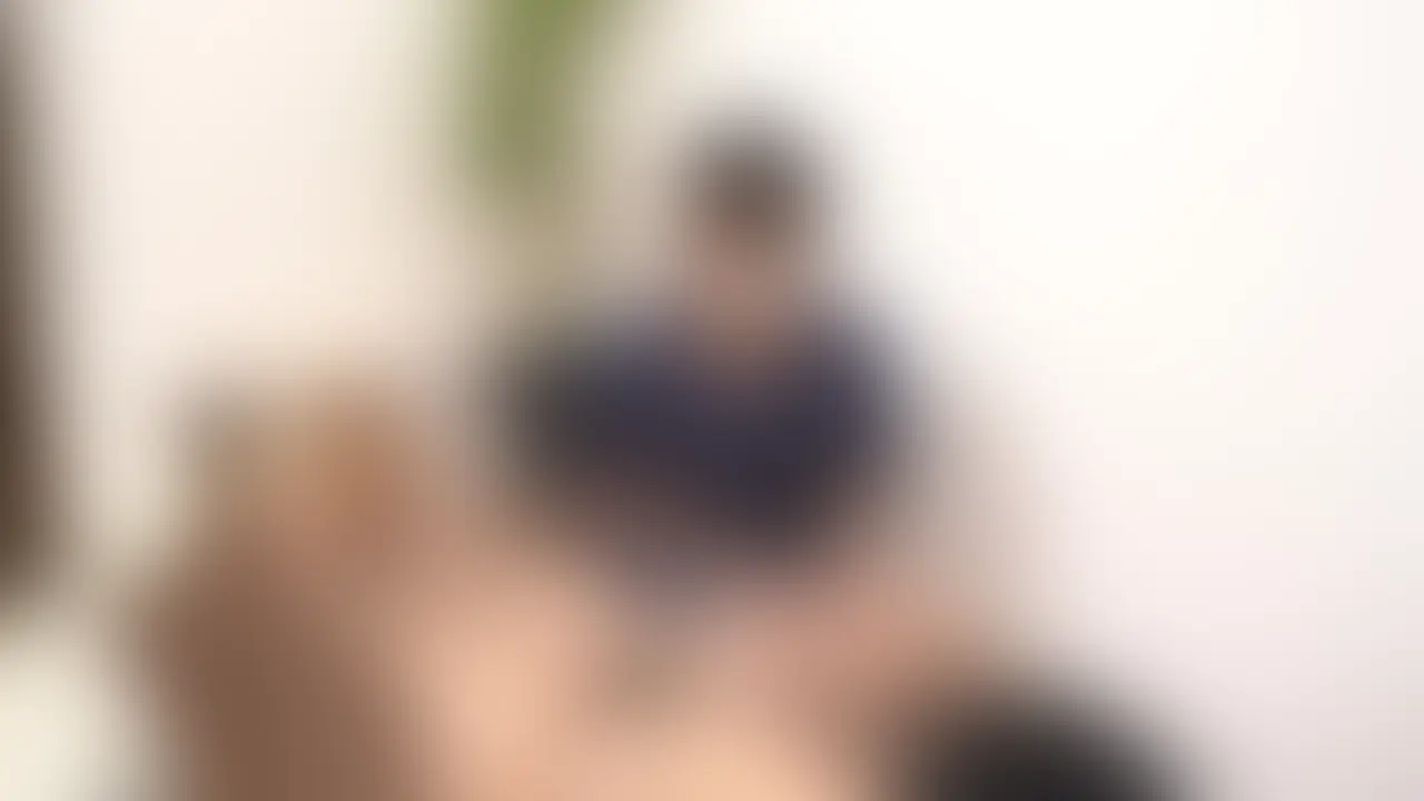 可愛い喘ぎ声の女子大生セラピ。美乳を触り濡れ濡れになった剛毛マンコを手マン
いつもご覧いただきありがとうございます!
今回会ってきたのは以前にも登場した、
うぶで可愛い女子大生セラピちゃん!
素人感が最高すぎます!!!
マッサージから、手コキ交渉。
いいのかダメなのか微妙な反応、、、
でしたが、OKだったようで濃厚な手コキを堪能。
手付きも上手というわけではなく、
しかし気持ちがいい
まるで女子大生が彼女になって
最初のお泊り1日目のような感覚でした、、、
さらには手マンまでさせてくれました、、、
お互い責めながら、一緒に気持ちよくなり、、、
最高の空間でした!!!
おまんこ濡れ濡れで、ガチで感じている姿が、
エロすぎて、、、
ここまでで十分すぎましたが、さらにその後、
正常位での素股、さらには騎乗位で、、、
今作は特別すぎました。
続きは次回公開いたします!
ぜひご覧ください!
プランに加入すると下記の動画一覧が見放題です!
固定カメラで丸見え手コキ施術一覧はこちらから👇
https://myfans.jp/scoty4545/tags/ca75898b-979d-45a1-acca-7646eedca645
手持ちカメラで臨場感マシマシの手コキ施術一覧はこちらから👇
https://myfans.jp/scoty4545/tags/cb96f4e3-6ea9-48de-befe-d8b5fc836919
#素人 #手コキ #パイズリ #素股 #パイパン #生ハメ #顔射 #主観カメラ (2/2)