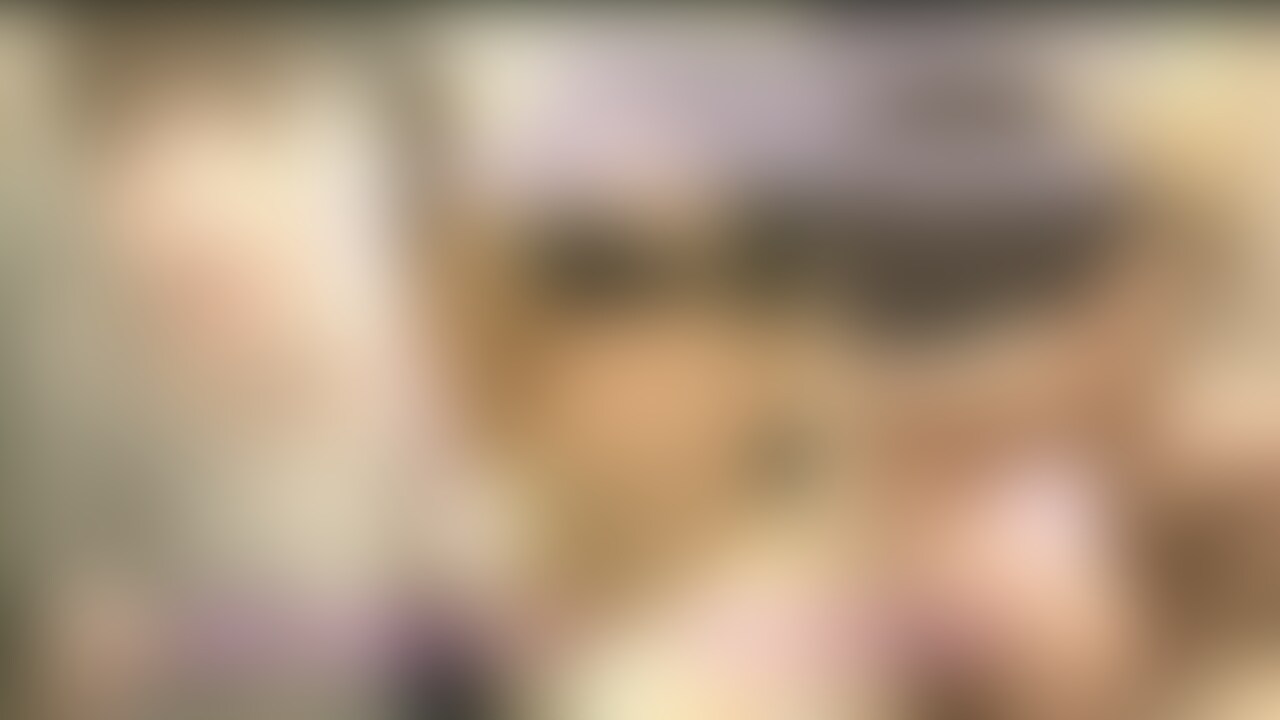 【個人撮影】大丈夫、バレないよ♡ 会社のトイレに彼女を呼び出し、同僚や上司のすぐ横で、濃厚な顔鼻舐め騎乗位で中出ししちゃった僕 


▼▼▼【女の子について】▼▼▼

【年齢】22歳
【容姿】★★★★★
【スタイル】★★★★☆
【感度】★★★★★
【エロさ】★★★★★
【素人度】★★★★☆
【総合評価】★★★★★

今回登場するのはお米やお魚が美味しい新〇県から上京してきた、【ひな】ちゃんです。

都内の大学に通う女子大生で、モデルの副業もされていることから「身バレ」してしまう可能性が高く、速攻作品を削除する可能性もあるためお早目のダウンロードをお願い致します。

ひなちゃんに会うのは2回目。1ヵ月ぶりくらいでしょうか。

久しぶり~と笑顔で迎えてくれました。



▼【プレイ内容】▼

仕事終わりに会社のビルに彼女を呼んで、食事に行く予定だったんですが、ムラムラしてたのでトイレでフェラ抜きしてもらいました。

大丈夫バレないよ、すっきりしようかというひなちゃん。(何度かトイレに出入りしていた同僚や業者、上司の方もいて冷や汗ものでした)


性欲に負けた僕は、フェラで抜いてもらうことに。


じゅるじゅる・・・


吸い付きが半端ない。まるでダイソンの掃除機にフェラされてるようなじゅぼじゅぼフェラにたまらず逝きそうになるも

まだ、出しちゃだめ♡と寸止めされる僕。

「こういうのって興奮するでしょ?」

「おちんちんこんなに大きくなってきたよ」

と言葉責めでさらに僕のおちんちんはビンビンに。

じゃあ・・・今日はいれてみよっかと誘ってくる彼女。

さすがに、会社の人に見つかるよ、辞めておこうというと、

大丈夫だよ、バレないよといって強引に僕に跨る彼女。


顔を舐めてあげるといって、ベロンベロンに僕の顔をねっちょり舐めまわしていきます。


「隠れてこんな変態なことして、興奮してるんでしょ?」

「ひなのおまんこにたくさん出していいからね」

と耳元でいやらしくささやかれながら・・

ああ・・・もう・・・・イクっっっ!!!!!


すっきりした?とご満悦の彼女。




女子大生 個人撮影 素人 JD 可愛い 清純 制服 コスプレ モデル 芸能人 Fカップ 美女 美人

美女 可愛い 黒髪 スレンダー 色白 美女 アイドル 童顔 クンニ 女性用風俗 風俗 マッサージ

グラインド騎乗位 中出し 騎乗位 NS 尻フェチ ピストン騎乗位 Cowgirl 痴女 M男

メンズエステ マッサージ オイルマッサージ ハメ撮り 騎乗位 正常位 中出し アクメ 素人  NS 女性用風俗 おもちゃ オナニー 電マ ディルド クンニ 睾丸マッサージ (2/2)
