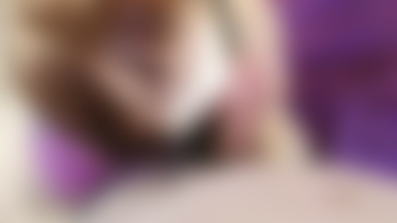 仕事から帰ってきた旦那を部屋に入ってきて

すぐにフェラして口にいっぱい出してもらい

ました☺️

口だけでは足りなかったらしく、すぐに2回目

をはじめて気持ちよくなってもらいました (2/2)