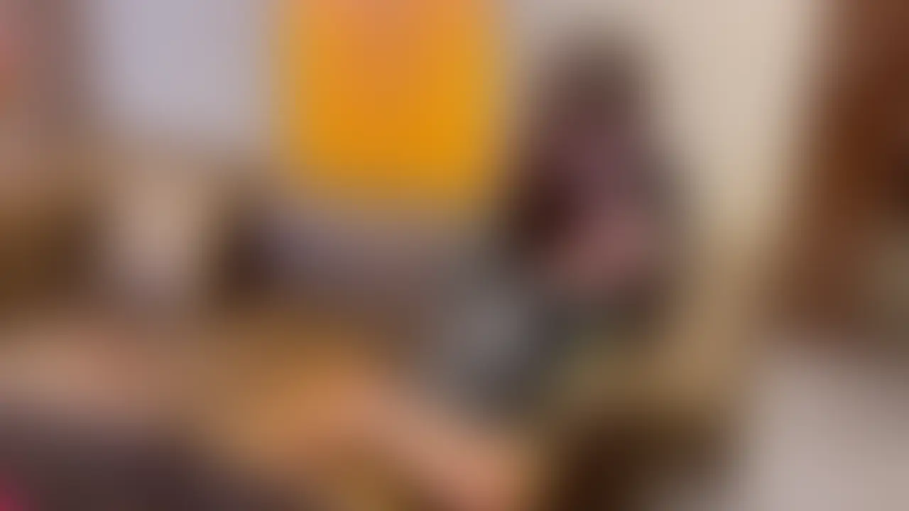 この前インスタで繋がったキャバ嬢と二人飲みしてきた。
急な誘いだったから、撮影終わりに直行して面白半分で撮影道具見せたらめっちゃ興味深々。こんなラッキーな日あるんだ。美人キャバ嬢の盛大な潮吹き見たくないですか？ (2/2)