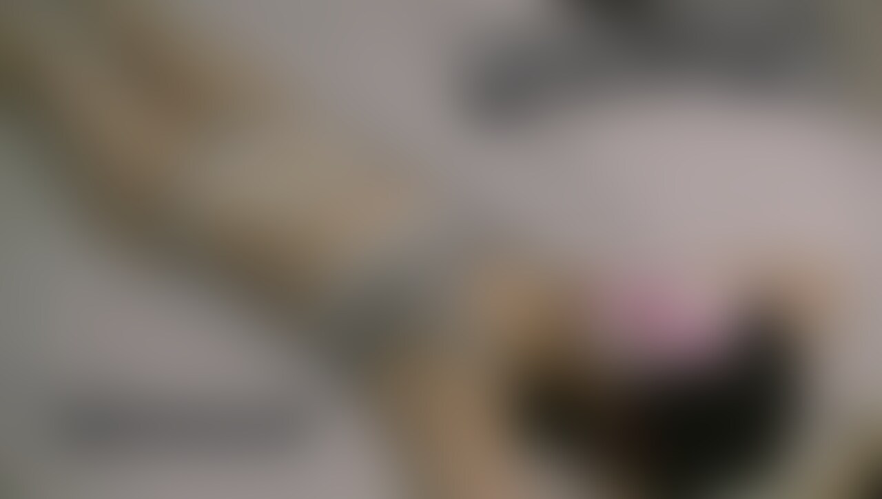 EMSパッドを付けて腹筋を鍛えてる最中に寝息を立てて寝ていましたので、強めに腹を圧迫しました。 (2/2)