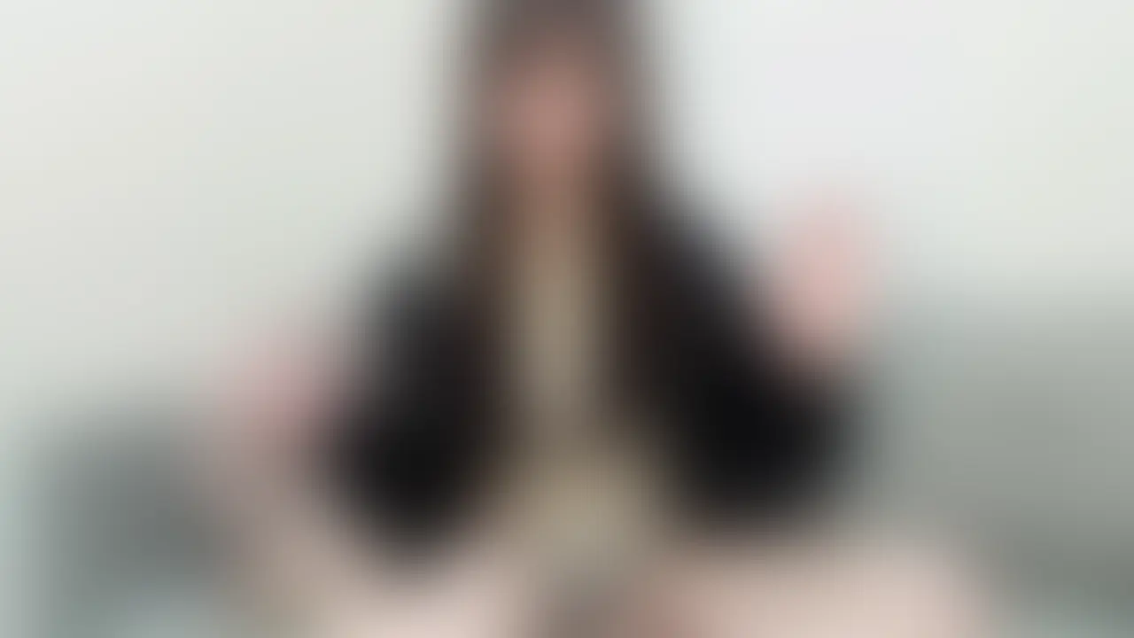 いいね♡+保存してから見てくれると嬉しいです🫶
------------------------------
【イったら終了❣️質問コーナー】
この前インスタで質問募集したんだけど
普通に答えるだけだとつまんないかなって思って
バイブ入れながら答えてみたよ🫢
しかもイったら終了ってルールにしてみた!
50問全て答えることはできたのでしょうか・・・
初めて答えるようなプライベートな質問も正直に答えたし、
後半はかなりえちえちな質問でした🔞💕
とろろのこと知りたい人は必見だよ👀 (2/2)