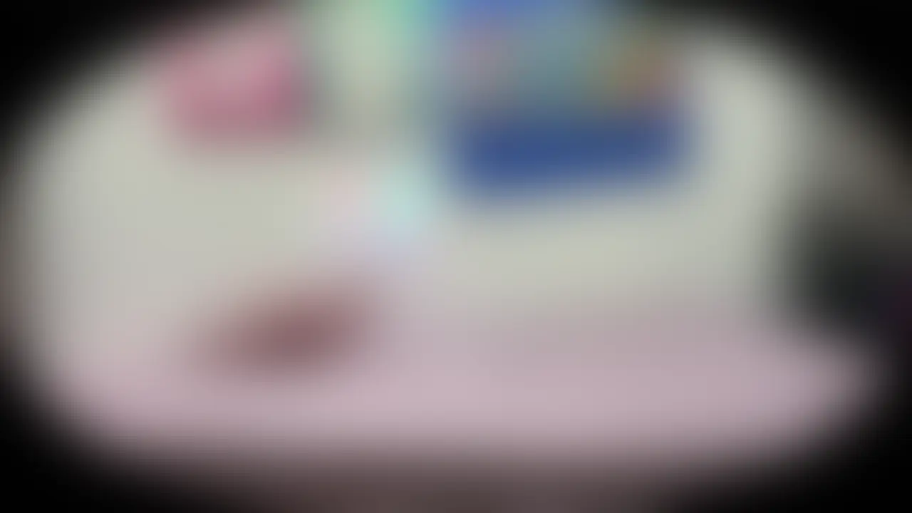 【実録】深夜のデリヘル嬢密着ファイル33!新橋B店えりな【19】 ファイル20のえりなちゃんを再指名
こんばんは、都内のアラフォーぽっちゃりおじさんです。大のデリヘル好きでお恥ずかしながら素人童貞です。デリヘルを呼んだ時のプレーをカメラで撮って後で見るのが大好きです。
今回は「【実録】深夜のデリヘル嬢密着ファイル20!新橋B店えりな【19】」のえりなさんを再び指名。まだ前のお店に在籍していたので、嬉しくて呼んじゃいました。
そこらへんのアイドルより全然可愛いくて、パネマジかと思うくらいのかわいさで僕のタイプだったのでまた呼びたいなと思っていました。
今回も可愛さに緊張でしたが可愛らしい声で話してくれて優しくてもう最高でした。シャワーの前に優しくハグをしてくれて、そのままキスをしてくれます。かわいいいい
シャワーの後はバスタオルを外して裸でキス。可愛いお顔と綺麗な体に興奮です!
まずは座ったまま優しく乳首を舐めてくれて、乳首舐め手コキ、フェラをしてくれます。気持ちいいい 気持ち良すぎてビクビクしてしまします。
横になってからもキスをしてから乳首舐め手コキ、フェラと責めてくれます。こんな可愛い子が一生懸命フェラしてくれると思うと興奮します。奥まで咥えてくれて最高です。
あああ、気持ちいいぃぃ。
今回も裏オプションで挿入。えりなさんの中は19歳で生温かくて締まりもきつきつですぐイキそうになってしまいます
騎乗位で一生懸命動いてくれます。やわらかいおっぱいとクビレもあって本当にスタイル抜群です
後ろ向きで入れてもらうとおっきなお尻がエロいです、最高です!
我慢出来そうになくて、正常位でイきたかったので挿れさせてもらいました。喘ぎ声もかわいい!そのまま中で思いっきり発射! (2/2)