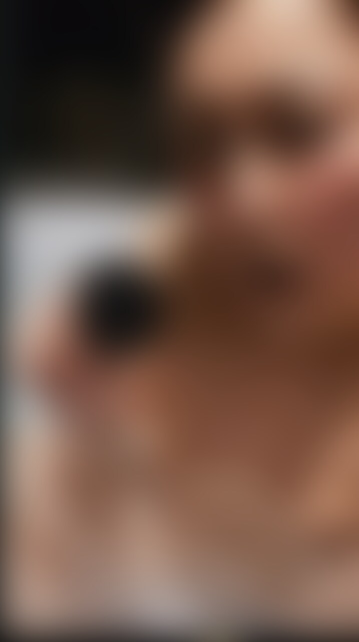 お風呂の詮を抜いて排水溝にアナルを押し当ててみました！
これは凄いです！！！
男の子は金玉が吸い込まれないように気をつけてくださいね♡ (2/2)