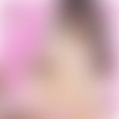 こんちゃん🦄軟体スレンダー裏垢女子「【自撮り】イチゴパンツのマイクロビキニで自撮り✌️かわいいでしょ？」の投稿サムネイル