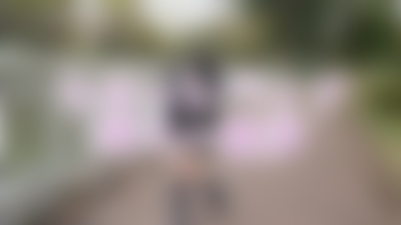 🥴野外撮影
😋リモバイの挿入から散歩まで
😣入れる時ちょっと痛いね💦
🫣次からはローション塗ってね💋 (2/2)