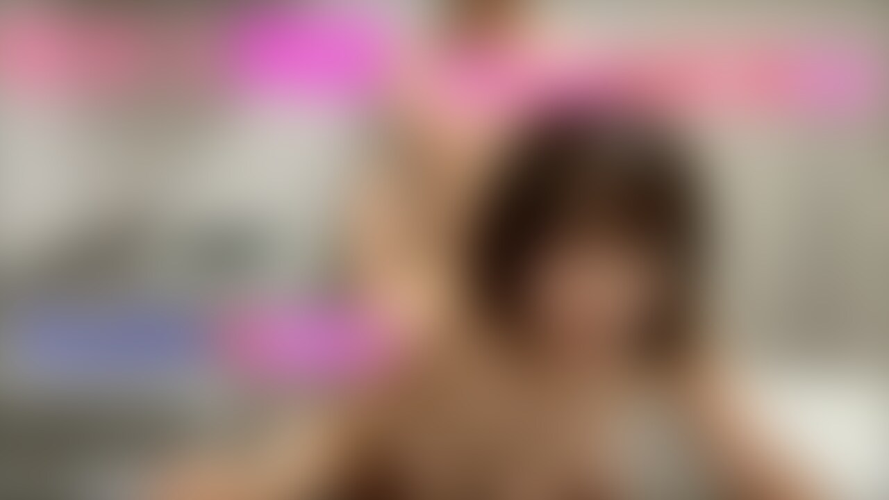 【ファン限定フル動画】🎁
「太いちんちんで今挿れて…気持ちよくなりたいの。」2週間ぶりの彼女とえっちで我慢できずにキッチンでSEXするカップル。
『ムラムラが止まらず、彼女が台所で洗い物をしていた姿をみて、彼女のおまんこにちんこを挿れたくて、誘ってみたら彼女もシたかった…って言われて、キッチンでSEXしよってなってそのまま、調理する場所で彼女の口マンコフェラでイキそうになって、彼女のおまんこもクンニしたらビクビク反応してお互いに早く挿れたい、挿れてで興奮してキッチンで身体を交えるカップルがエロい…。』 (2/2)